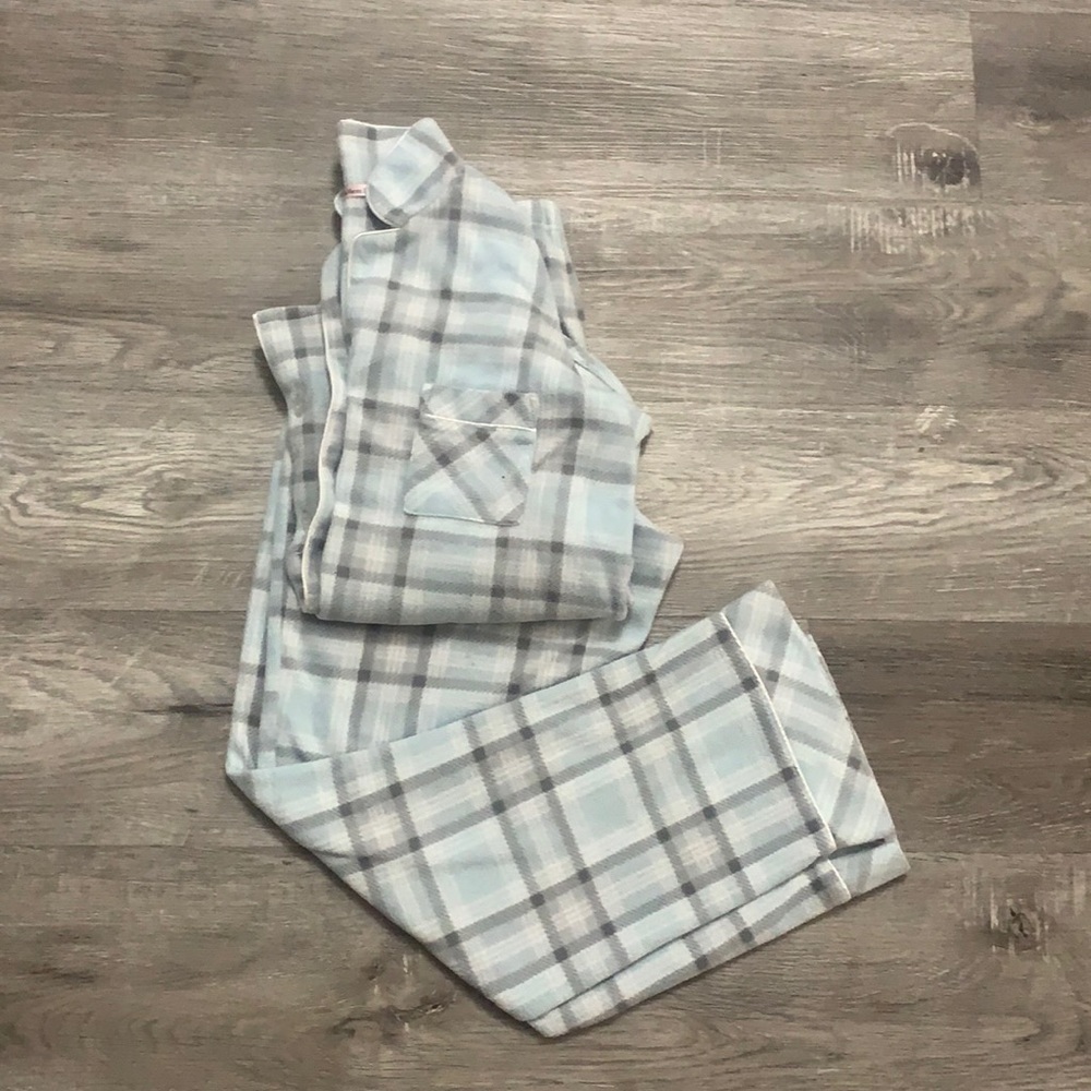 Flannel plaid pyjamas from la Vie en Rose.